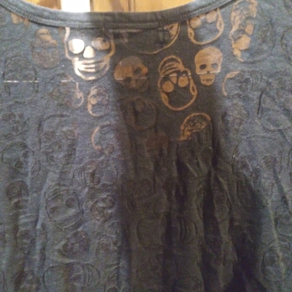 Skull Tee - Picture 2 of 4